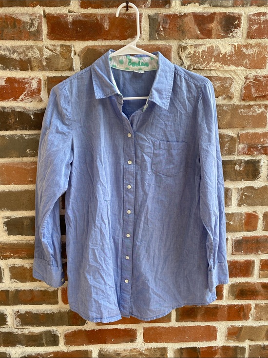 Boden Tops - Boden 100% Cotton Button Down in light blue Size 8L